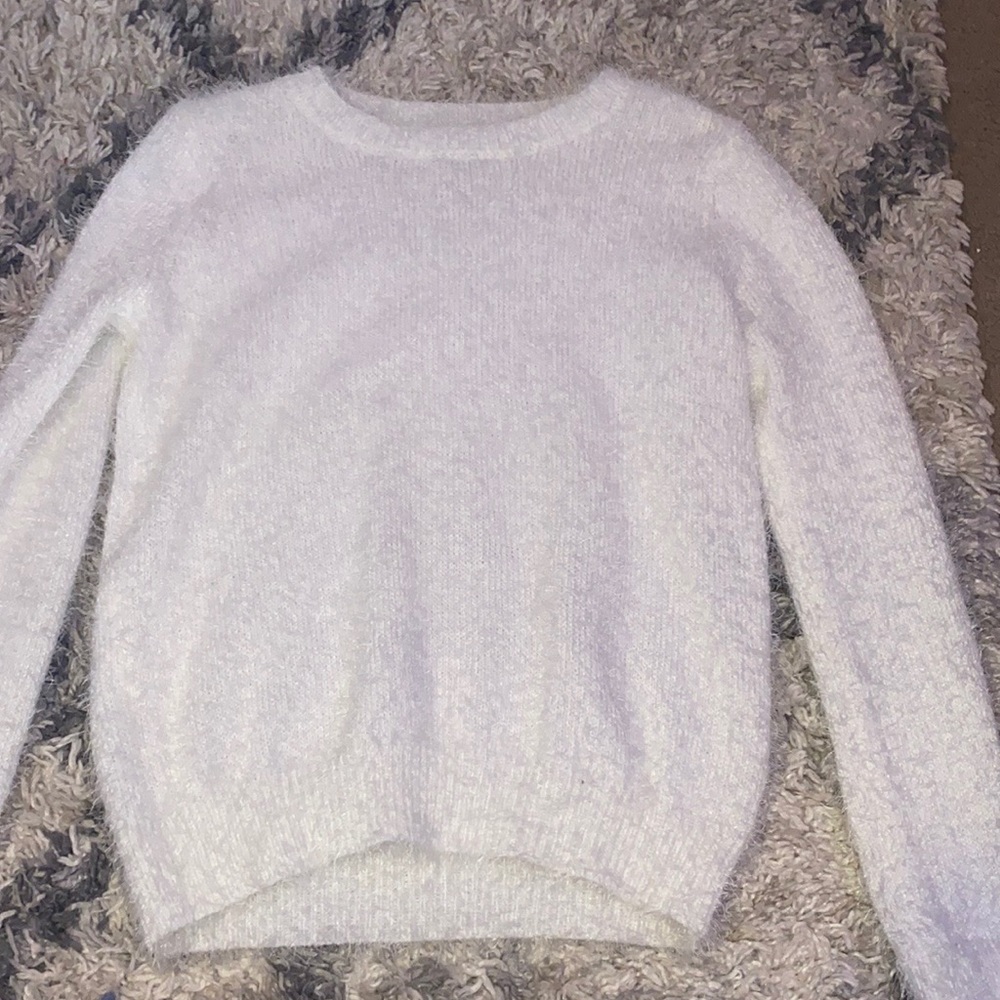 White fuzzy top